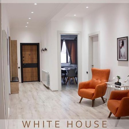 White House Villa Tbilisi Bagian luar foto