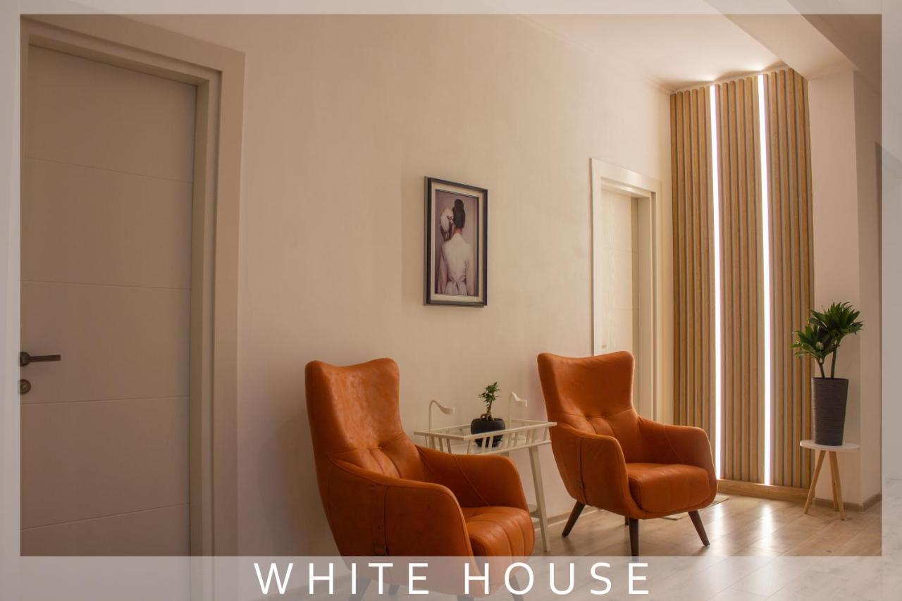 White House Villa Tbilisi Bagian luar foto