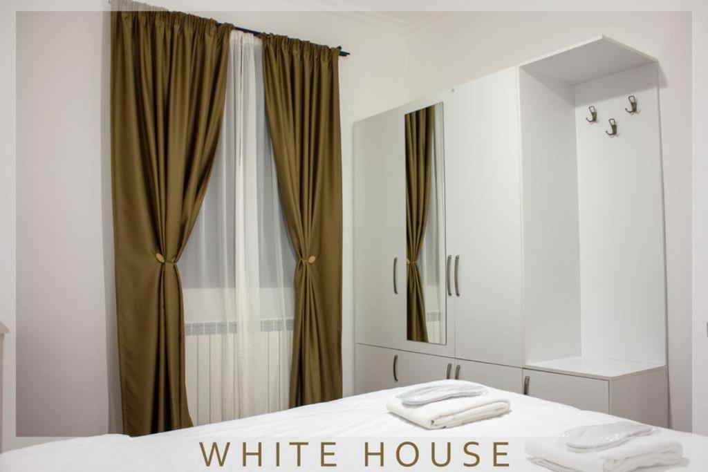 White House Villa Tbilisi Bagian luar foto