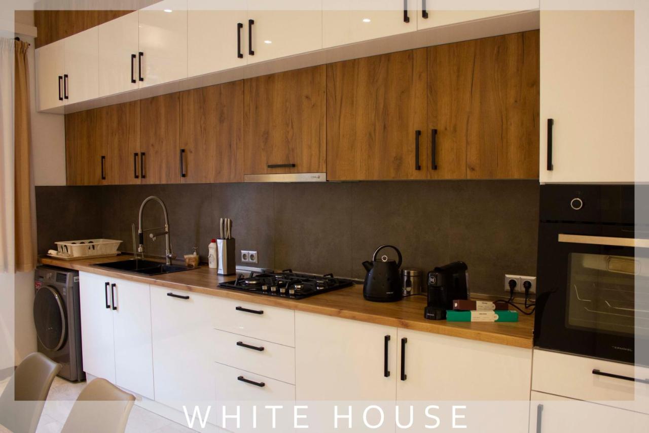 White House Villa Tbilisi Bagian luar foto