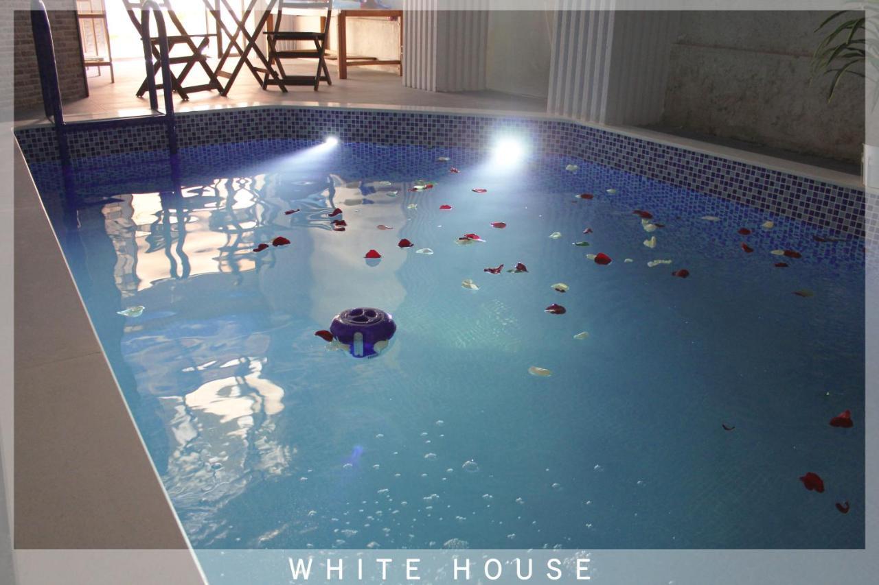 White House Villa Tbilisi Bagian luar foto
