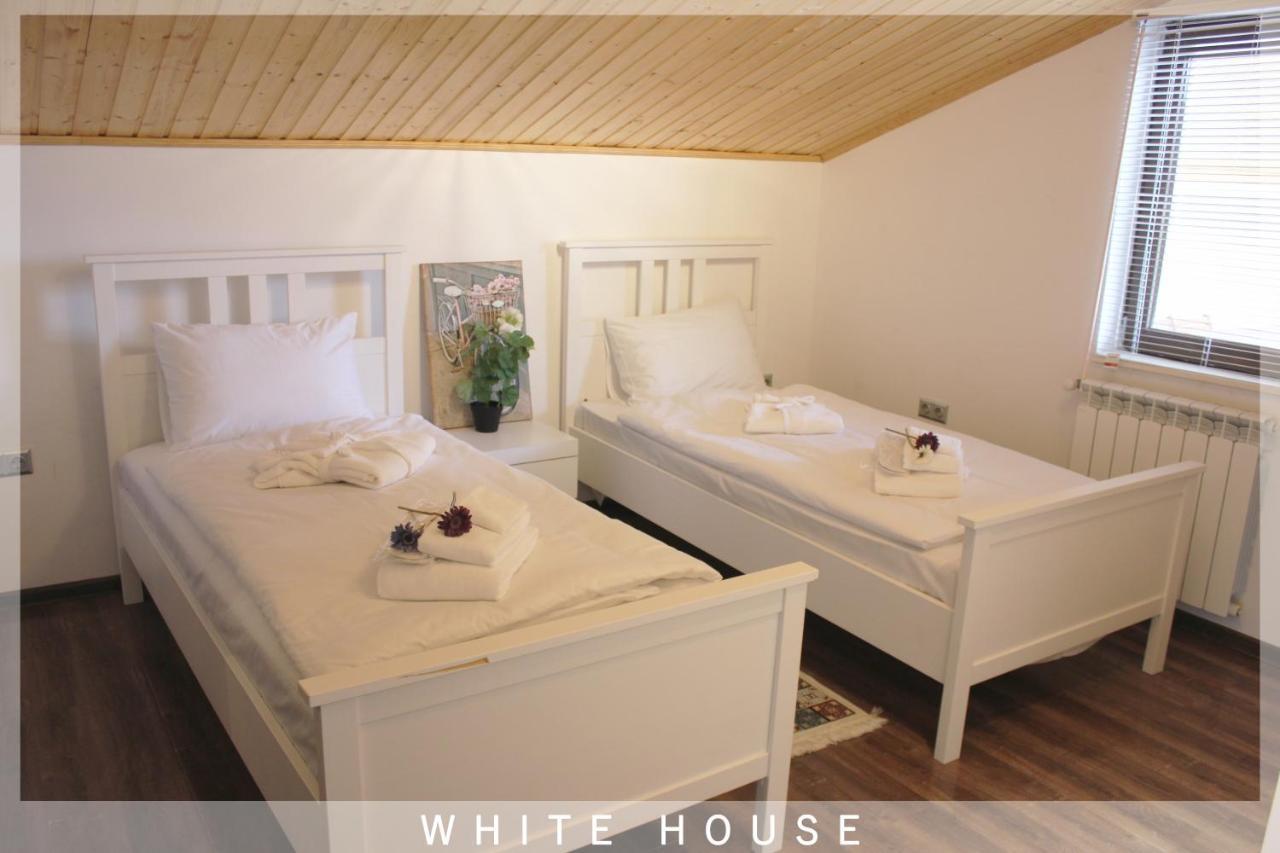 White House Villa Tbilisi Bagian luar foto