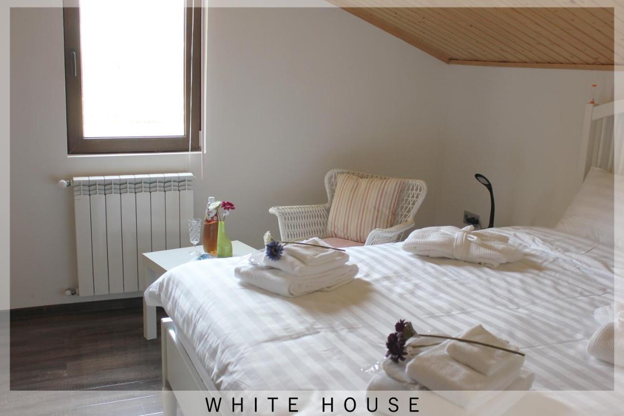 White House Villa Tbilisi Bagian luar foto