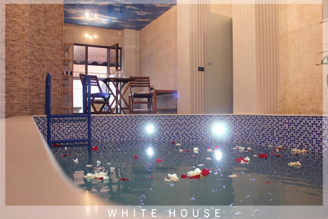 White House Villa Tbilisi Bagian luar foto
