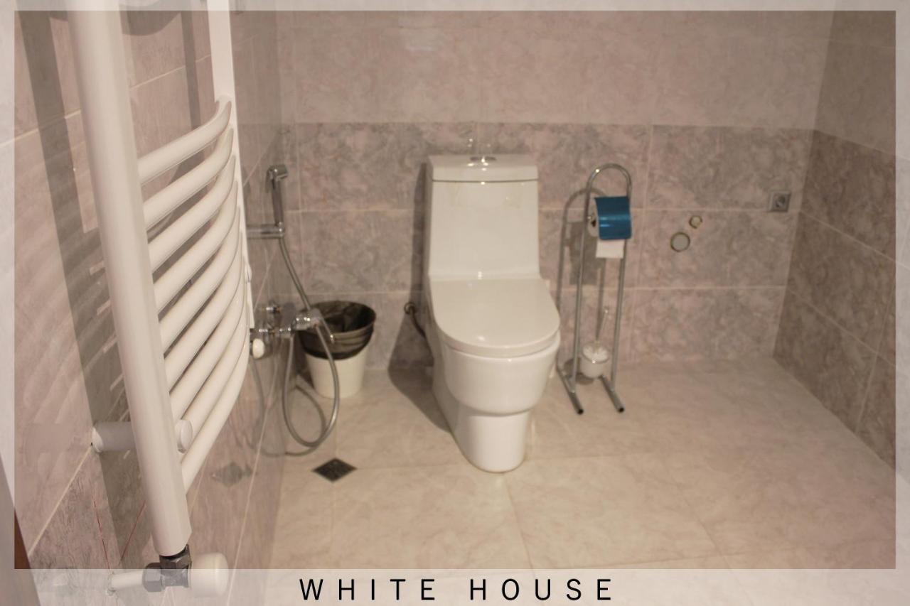 White House Villa Tbilisi Bagian luar foto