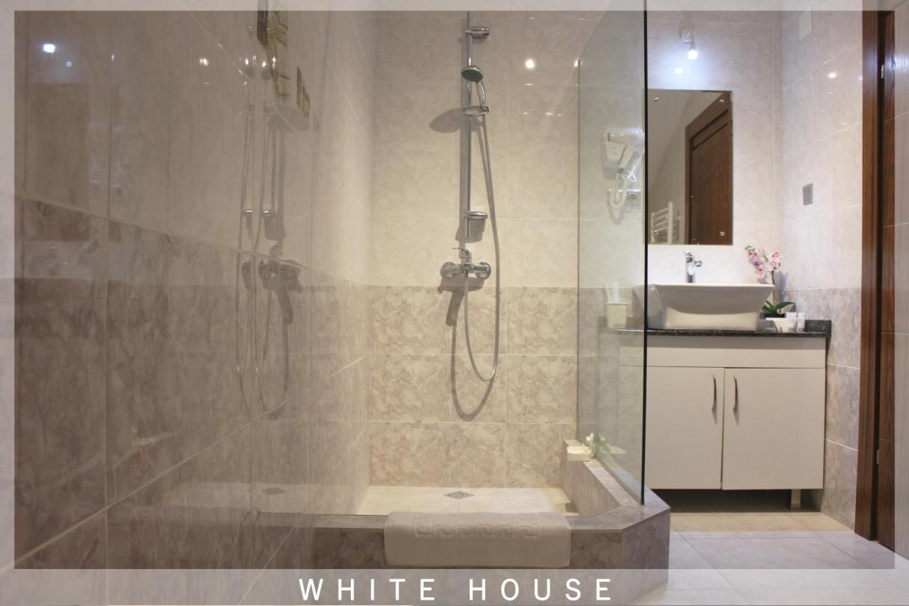 White House Villa Tbilisi Bagian luar foto