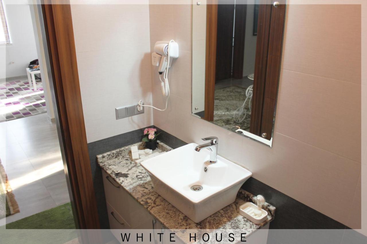 White House Villa Tbilisi Bagian luar foto